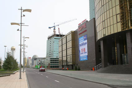 Центр международной торговли Астана, выставочный центр «Корме» (ул.Достык, 3)